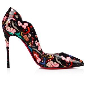 Christian Louboutin LIKE NEW Hot chick 100mm
patent heels pinup RETAIL 895